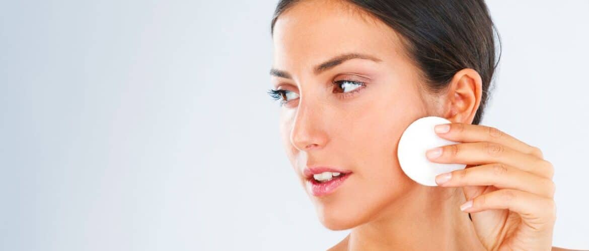 combat mask-induced acne and dust exposure